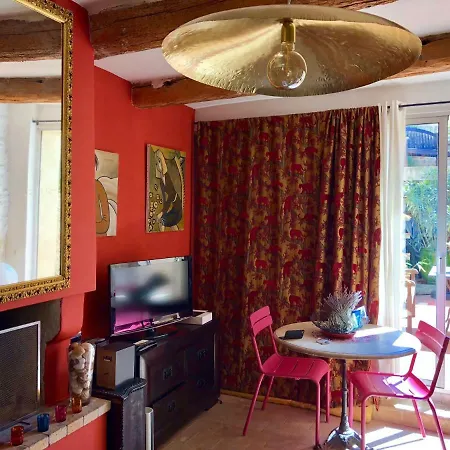 La Maison Dans Les Remparts *